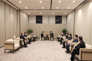 市辅导与永信贵宾会217集团AAAC公司日方总经理进行会见